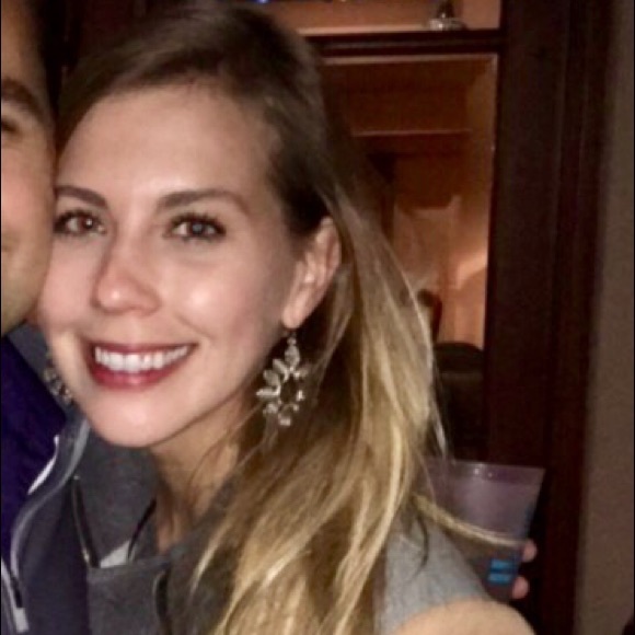 Meet your Posher, Taylor - Picture 1 of 1